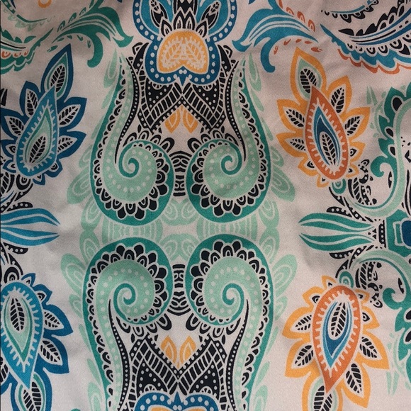 Capris - Picture 2 of 3